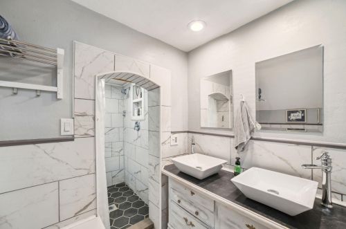 314 Kettle Moraine Dr, Slinger WI 53086-9507 exterior