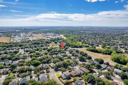 1221 Briargate Dr, Austin TX 78753-2050 exterior