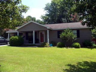 2101 Peach Orchard Rd, Hartselle, AL 35640-4237