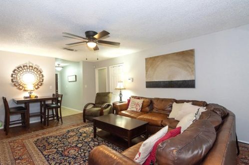 9806 Cottle Dr, Austin TX 78753-4305 exterior