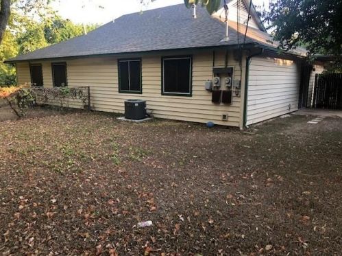 7711 Croftwood Dr, Austin TX 78749-3202 exterior