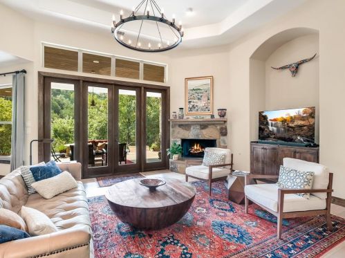 1501 Cyn Edge Dr, Austin TX 78733-2000 exterior