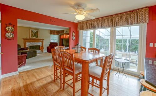 677 Greenway Ter, Chenequa WI 53029-1169 exterior