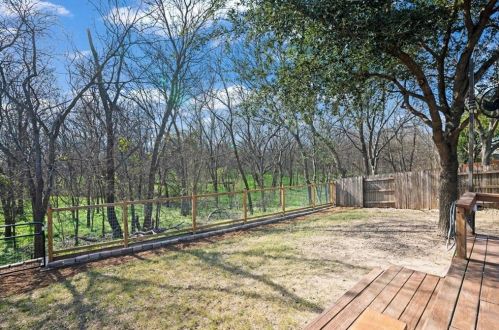 7000 Bay City Bnd, Austin TX 78725-2938 exterior