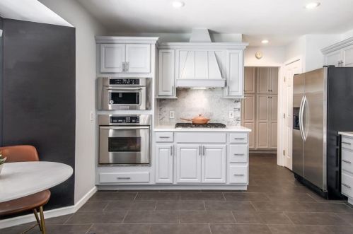 7105 Fence Line Dr, Austin TX 78749-2312 exterior