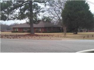 102 Fairlane Dr, Montgomery, AL 36106-3518