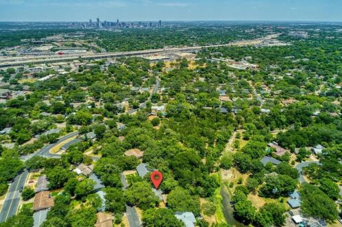 4609 Arapahoe Trl, Austin TX 78745-1510 exterior