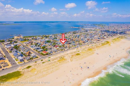 13 1st Ave, South Seaside Park, NJ 08752-1702