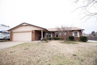 1902 Jean St, Springdale, AR 72762-5928