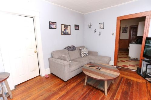 16 Olivine St, Chicopee MA 01013-2720 exterior