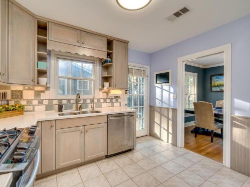 1703 31 St, Austin TX 78705-2148 exterior