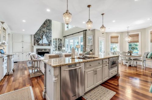 11 Teal Cir, Mashpee MA 02649-3676 exterior