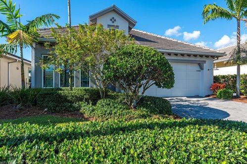 5163 Andros Dr, Naples, FL 34113-8162