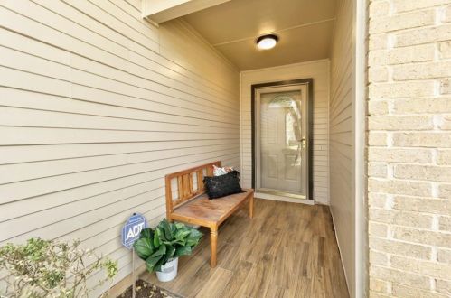 6321 Avery Island Ave, Austin TX  78727-6902 exterior