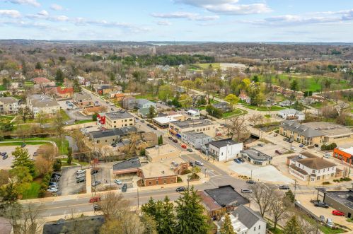 335 Hl St, Chenequa WI 53029-1906 exterior