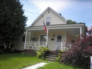 90 Smith St, Barre, VT 05641-4077