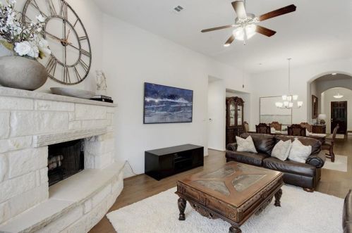 897 Catalina Ln, Austin TX 78737-4715 exterior