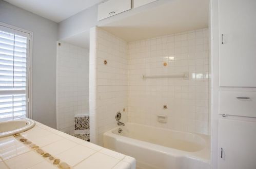 10512 Creekmere Dr, Dallas TX 75218-2341 exterior