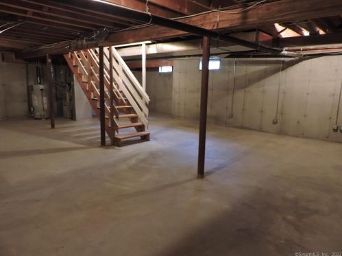 8 Hunter Dr, Wapping CT  06074-2063 exterior