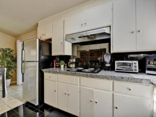 2402 Jarratt Ave, Austin TX  78703-2431 exterior