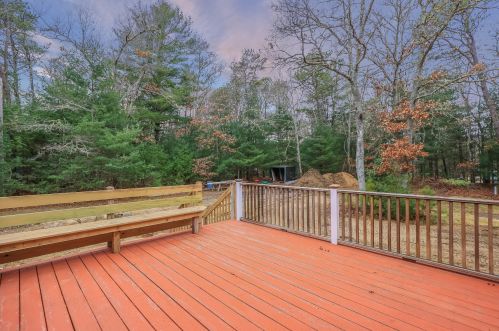 85 Blue Castle Dr, Mashpee MA 02649-3770 exterior