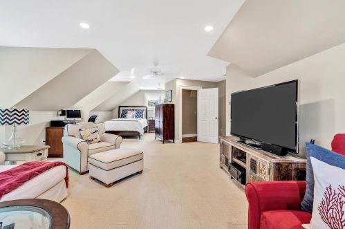 11 Teal Cir, Mashpee MA 02649-3676 exterior