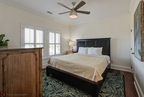 1000 Carolina Blvd, Isle Of Palms SC  29451-2242 exterior