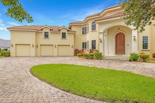 540 Ridge Dr, Naples, FL 34108-2674