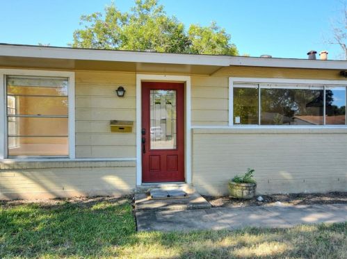 107 Crestland Dr, Austin TX  78752-2421 exterior