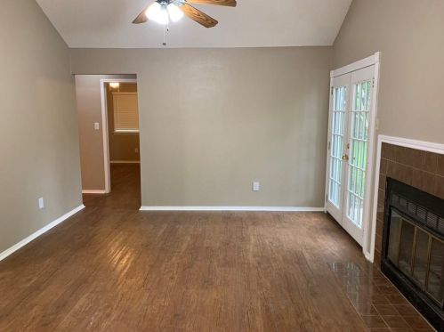 8402 Cockney Dr, Austin TX  78748-6507 exterior