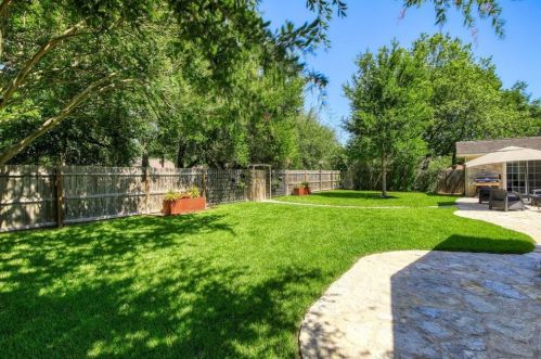 7105 Fence Line Dr, Austin TX 78749-2312 exterior