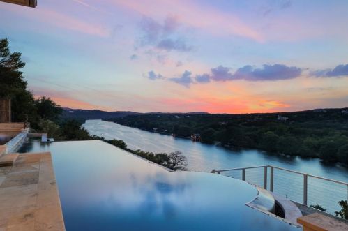 4402 Aqua Verde Dr, Austin TX 78746-1042 exterior