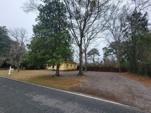 6126 Martin St, Ravenel, SC 29470-5523