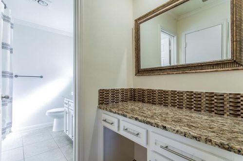 5305 Beckett Cir, Austin TX 78749-2114 exterior