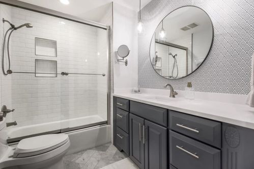 7105 Fence Line Dr, Austin TX 78749-2312 exterior