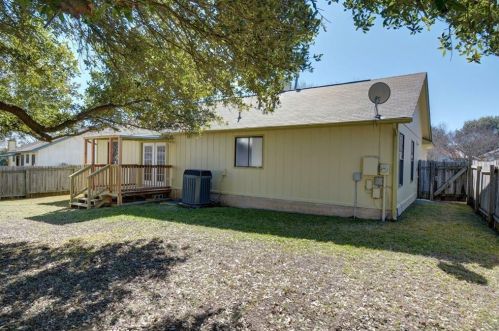 804 Calico Dr, Austin TX 78748-6404 exterior