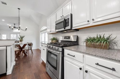 5016 Calhoun Cyn Loop, Austin TX 78735-6450 exterior