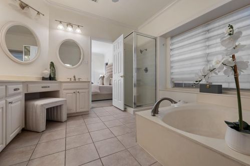 4607 Beechwood Holw, Austin TX 78731-3603 exterior