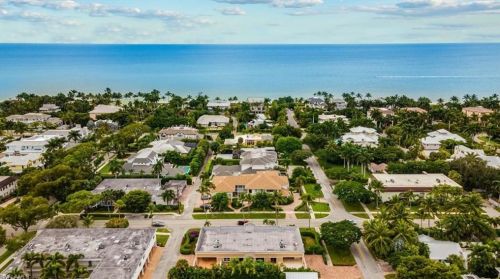 215 2nd St, Naples, FL 34117-9338