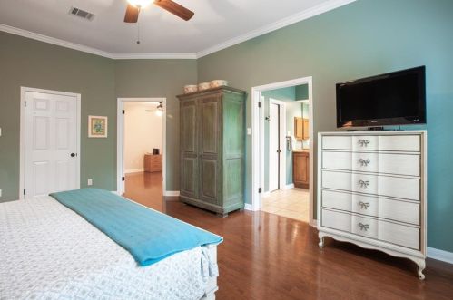 6404 Clairmont Dr, Austin TX 78749-3438 exterior