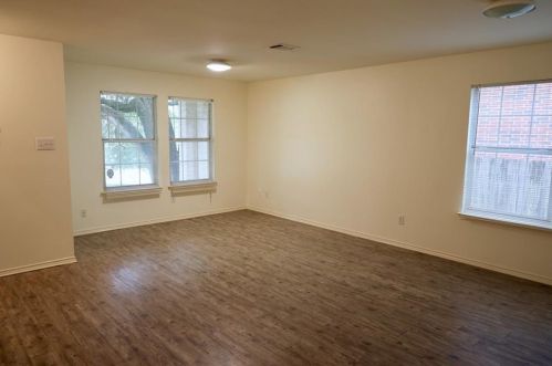 11309 Crest Meadow Ln, Austin TX  78748-3942 exterior