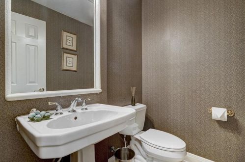 10246 Dianella Ln, Austin TX 78759-3038 exterior