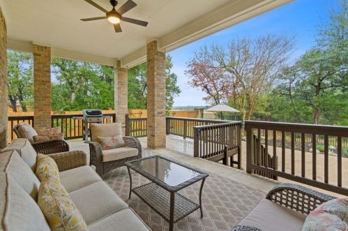 235 Abbott Dr, Austin TX 78737-4536 exterior