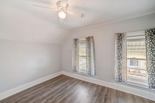 314 Kettle Moraine Dr, Slinger WI 53086-9507 exterior