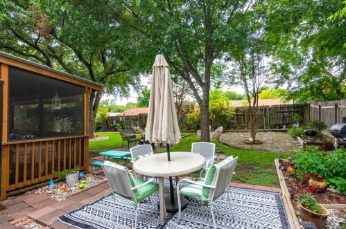 9806 Cottle Dr, Austin TX 78753-4305 exterior