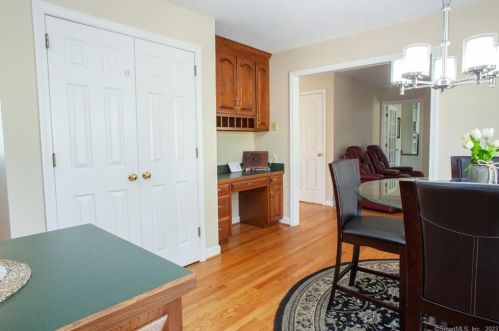 39 Charing Rd, Wapping CT  06074-2228 exterior