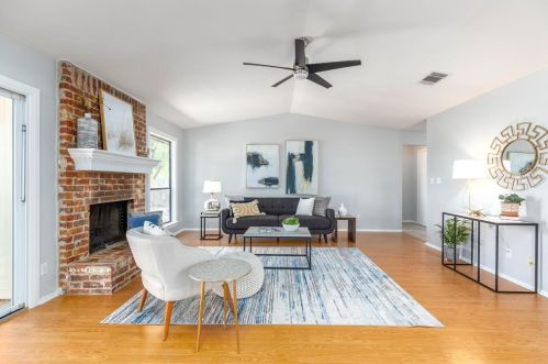 7704 Beauregard Cir, Austin TX  78745-6954 exterior