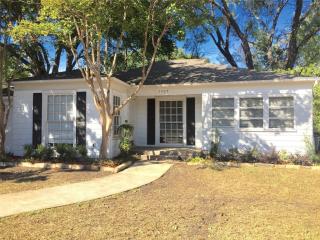 5909 Kenwood Ave, Dallas TX  75206-5513 exterior