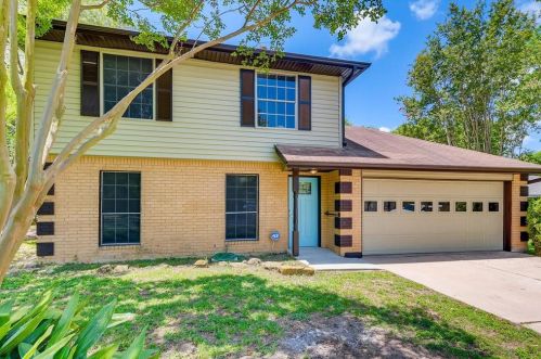 1207 Dunstan Dr, Austin TX  78745-4960 exterior