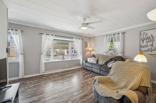 314 Kettle Moraine Dr, Slinger WI 53086-9507 exterior